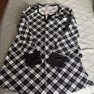 Victoria's Secret Gray and White Patterned nightgown with Black Trim